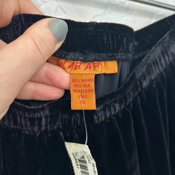 Harari Black Velvet Pants XL - Picture 3 of 5